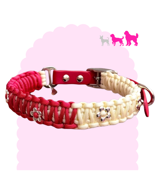 Collier pour chien moyen à grand en paracorde personnalisable avec breloques fleurs et fermeture métallique.