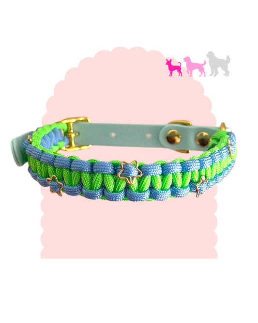 Collier personnalisé pour petit à moyen chien en paracorde avec décorations étoiles et bouclerie.