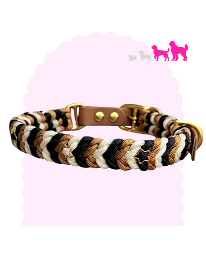Collier pour chien moyen à grand en paracorde tressée personnalisable avec breloques étoiles et finition argentée ou dorée.